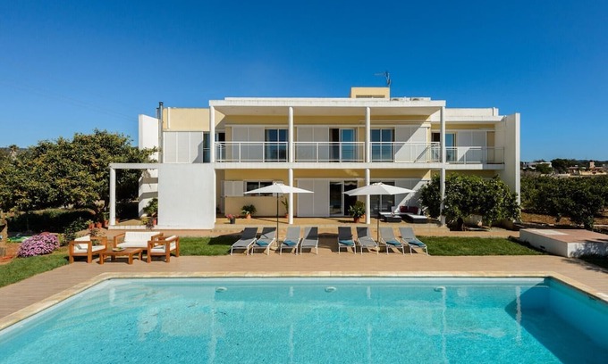 Santa Eulalia del Río Villa | GUASCH, CAN Villa. Ibiza. Large villa, near the beach of Niu Blau and the center of Santa Eulalia