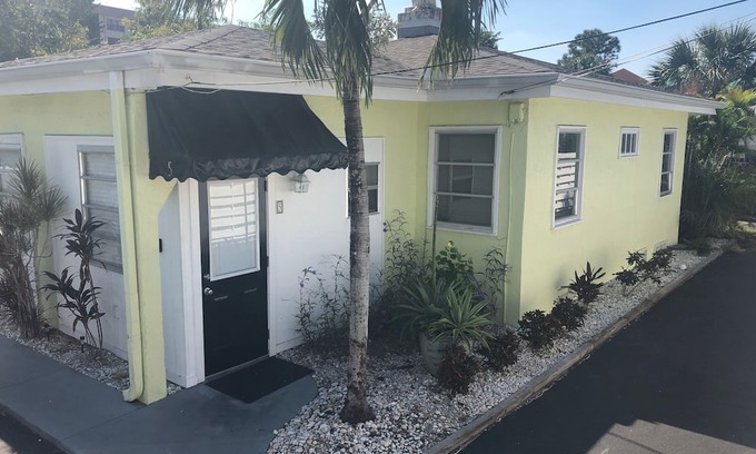Sarasota Casa | Playa privada a 1 cuadra de la playa de Lido. 1/2 milla St. Armand Circle