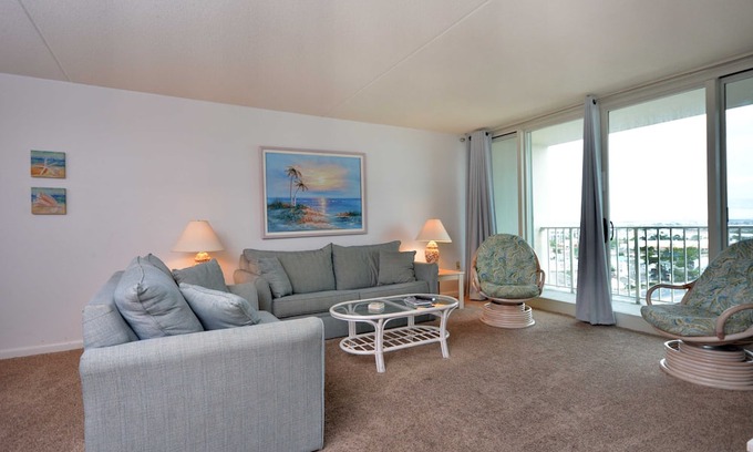 North Ocean City Condominio | Acogedor condominio de dos dormitorios, con temas de playa relajantes en un hermoso edificio frente al mar, ideal para familias