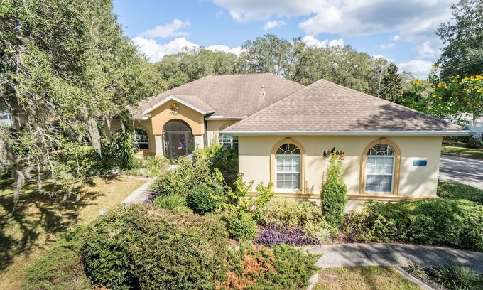 Hernando Casa | Villa cómoda con mucha privacidad y piscina en un acre en Hernando FL