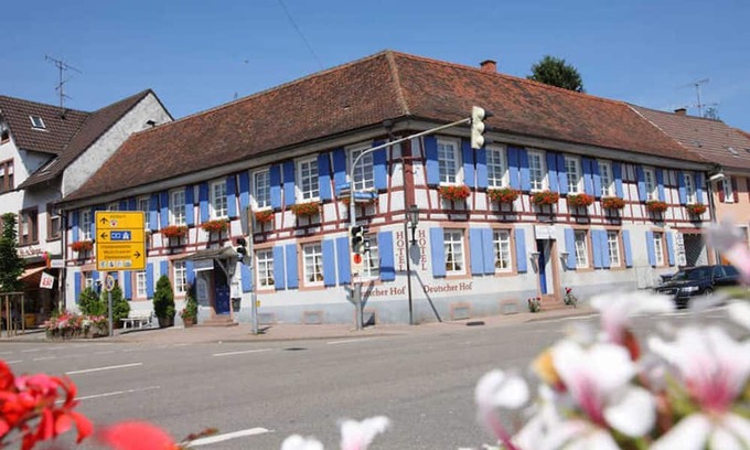 Ettenheim Cabaña | Quadruple Room D with WC and shower - Hotel Deutscher Hof