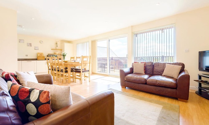 Winnard's Perch Cabaña | Benasa Lodge A Scandinavian style lodge, perfect for up to 8 guests, dog friendly.