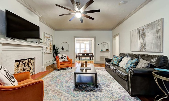 Lincoln Terrace Casa | Entire Lincoln Lodge–by OU Med, Bricktown, Arena