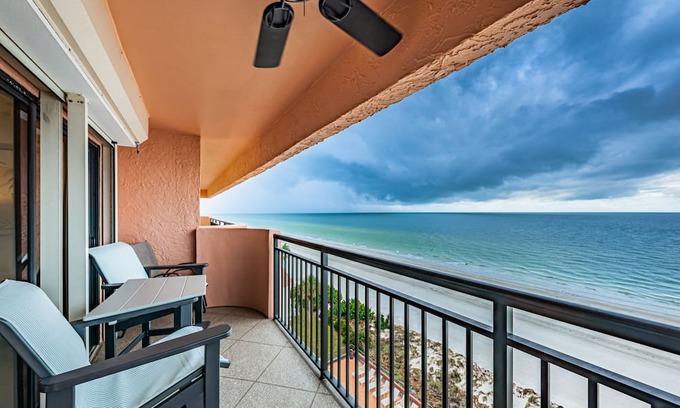 Indian Shores Condominio | APRIL 13-27 SPECIAL BOOK NOW! 🌴BCHFRONT PENTHOUSE Million View🌴