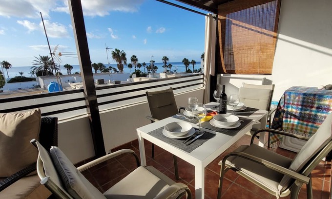 Puerto del Carmen Casa | Apartment located in prime location with sea views and just 150 meters from the beach