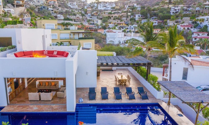Pedregal Casa | Contemporary, clean, spacious ocean view villa, huge pool, 2 blocks from Marina