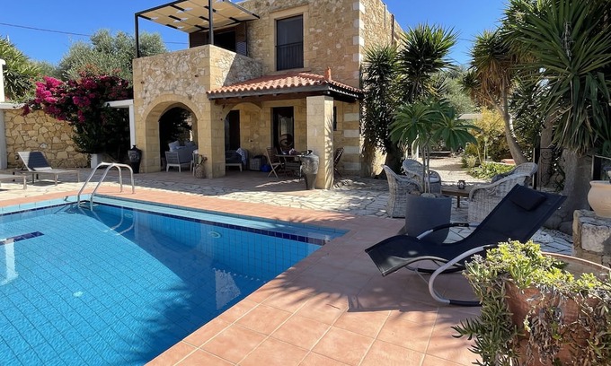Platanias Villa | House located in the center of an exceptional region to discover! !