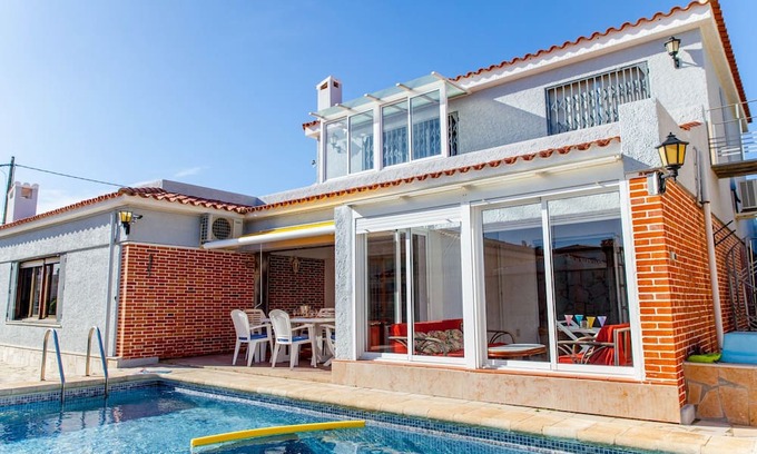 Vinaros Casa | Villa Monbijou para 6 con piscina privada y Wi-Fi