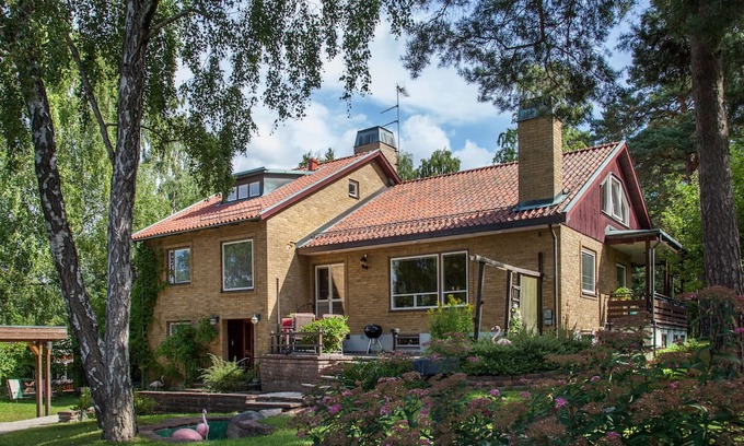 Stureby Casa | 60ies house in Stockholm close to nature, International Fairs, Södermalm and City