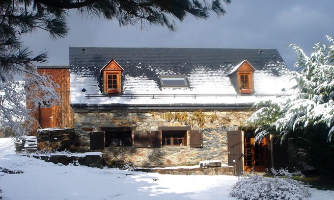 Gouaux-de-Luchon Chalet De Esquí | CHARMING CHALET, CLASS 3 *, LARGE GARDEN FENCING 10 MIN FROM LUCHON
