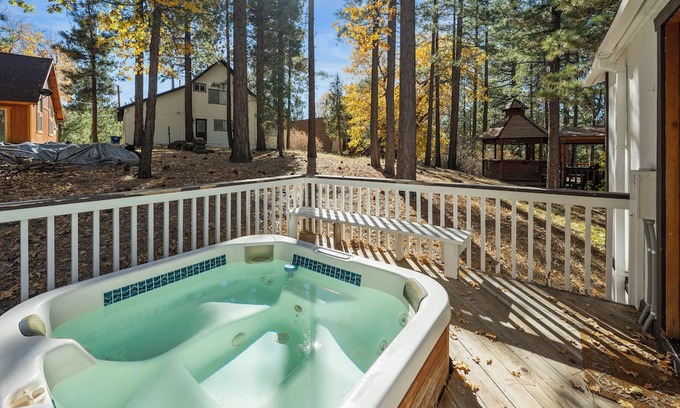 Fox Farm Casa | The Mountain Treehouse