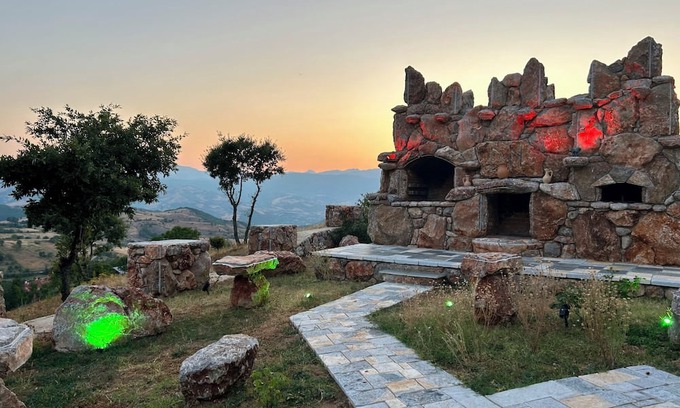 Korce Apartamento | The Stone Cavern