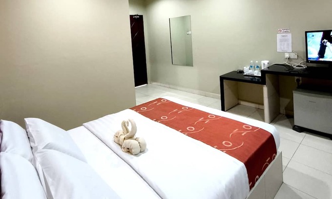 Bacoor City Hotel | OYO 1171 Raja Alea Residences