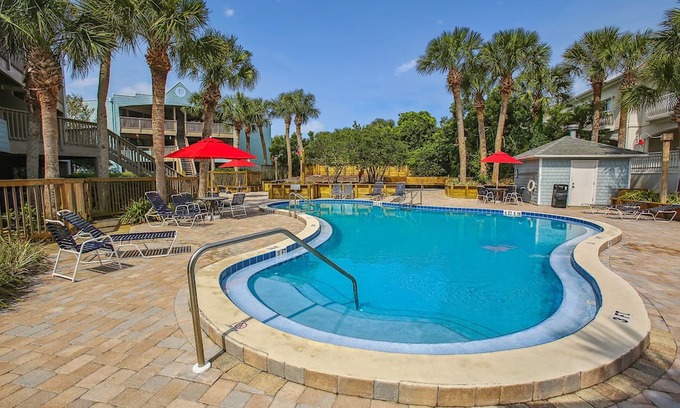 Butler Beach Condominio | Oceanfront Elegance: Luxe Condo in St. Augustine
