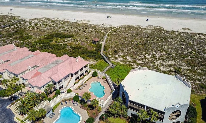 Butler Beach Condominio | Beachfront Bliss: St. Augustine Escape