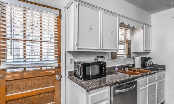 Memphis Casa | Tulip Tree Cottage