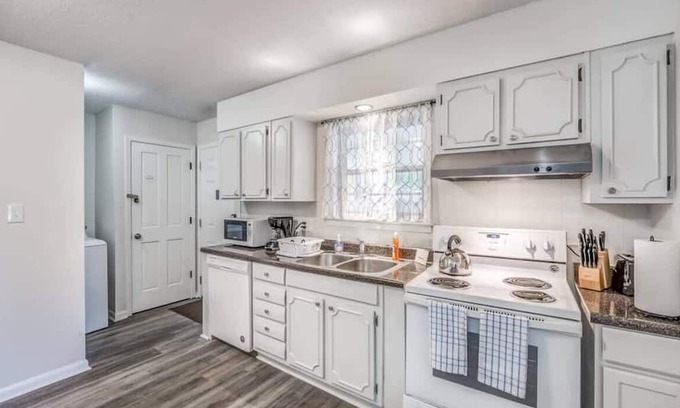 Parkway Village Casa | Judy Lynn Collective