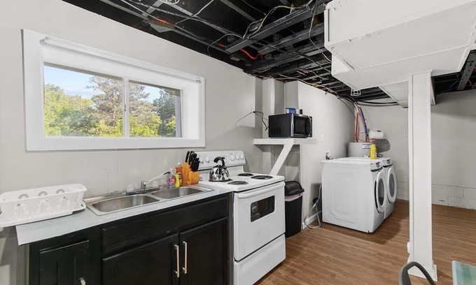 New Castle Casa | Broadmoor Bungalow - Both Units