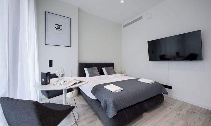 Centrum Apartamento | Towarowa Towers Residences