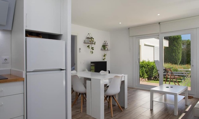 Calella de Palafrugell Apartamento | Apartament amb Piscina i Parquing Baixos amb Jard