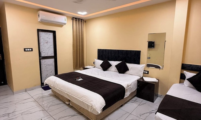 Ujjain Hotel | Hotel Roshan