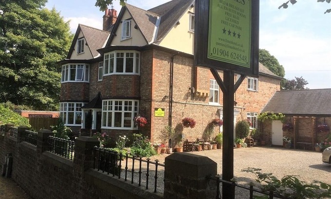 York Cama Y Desayuno | The Limes York