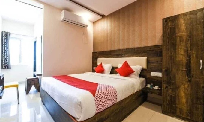 Bhavanipuram Hotel | SR GRAND HOTEL
