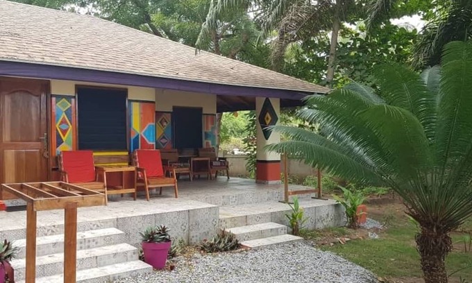 Ampenyi Hotel | Ko-Sa Beach Resort
