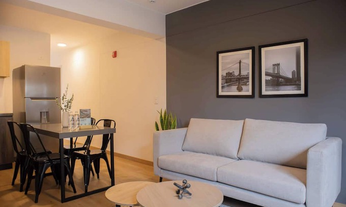 Miraflores Apartamento | w Peaceful 1BR w/Perfect Balcony in Miraflores
