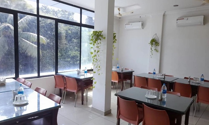 Devikolam Hotel | Moon Way