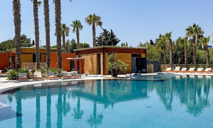 Sainte-Marie-la-Mer Hotel | Camping du Pas Del Fang