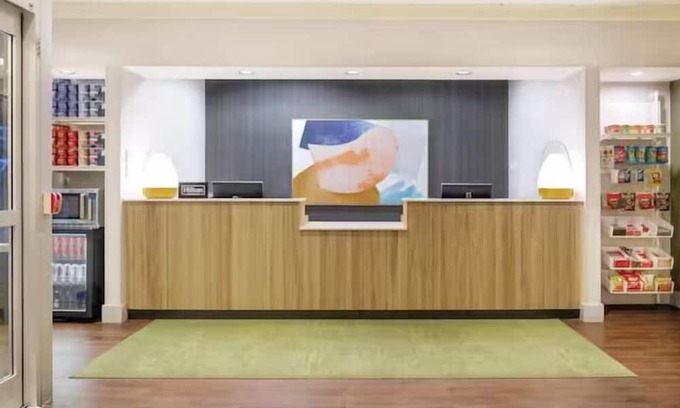 Cote-Des-Neiges—Notre-Dame-De-Grace Hotel | Spark By Hilton Montreal Midtown