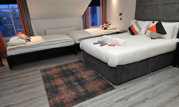 Newington Casa | Mayfield Suites