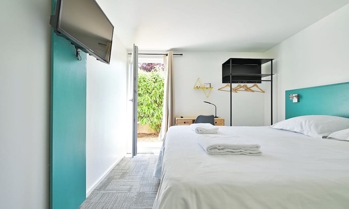 Villiers-le-Bacle Hotel | Les Chevaliers des Balances