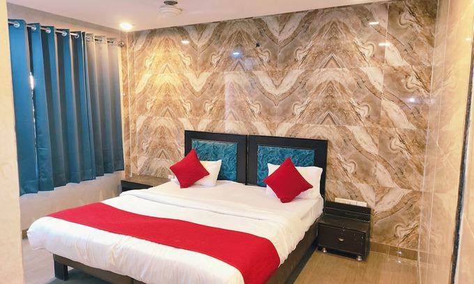 Kalkaji Hotel | The Gera