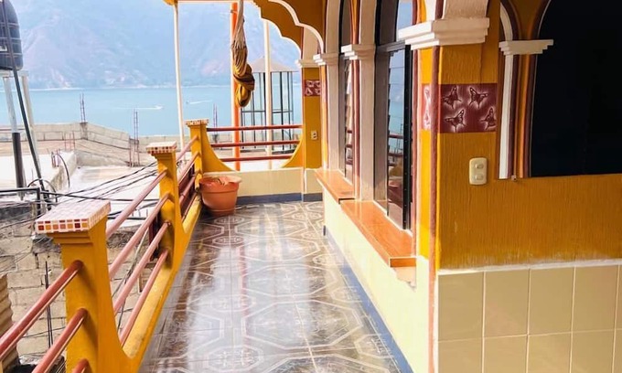 San Pedro La Laguna Hotel | Hotel Henderson