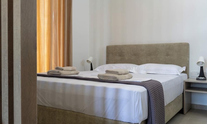 Yenion Cama Y Desayuno | NS Apartments Nydri