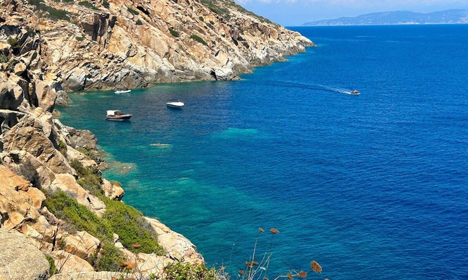 Isola del Giglio Cama Y Desayuno | Capel Rosso Lighthouse