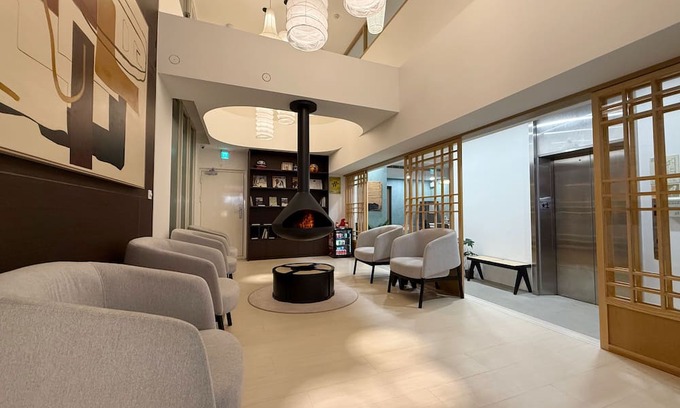 Xitun District Hotel | A Day A Room