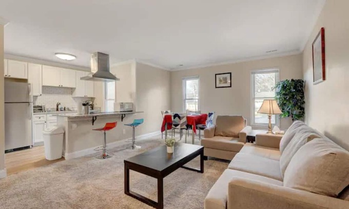 Durham Apartamento | Tiger Lilly - Duke & Downtown 2 Bedroom Apts by Quantum Suites