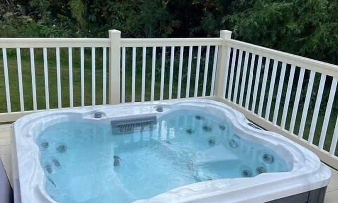 Mablethorpe Cabina | 3bed-8Berth- Hot Tub-Mablethorpe-Pet Friendly-Wifi