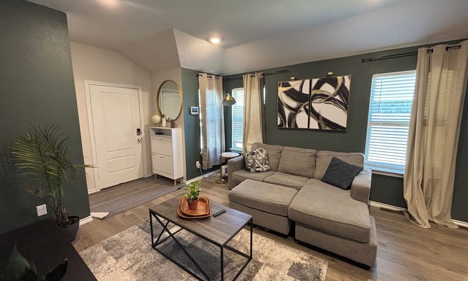 Forney Casa | Charming 3-bedroom house with WiFi and AC in Forney