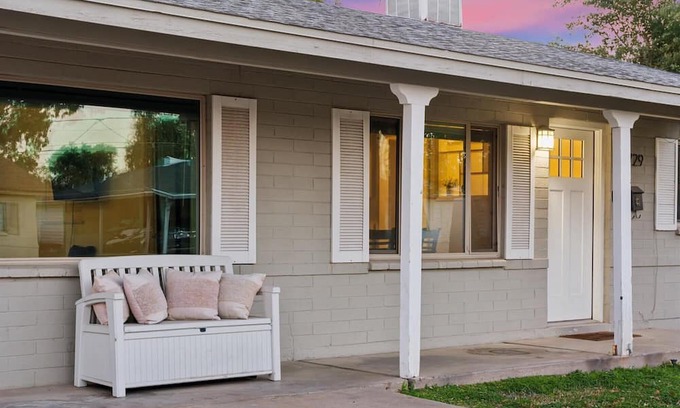 Cavalier Vista Casa | *5 Min to Old Town | Huge Backyard! | Golf 3 Min*