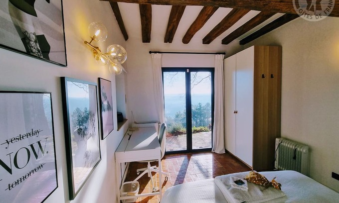 La Roche-Guyon Cabaña | Gite La Roche-Guyon, 4 bedrooms, 8 persons
