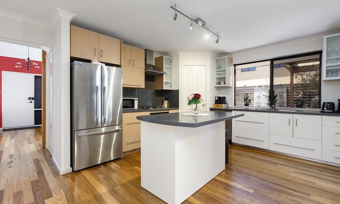 Victoria Park Casa | Vic Park Home close to Crown Perth