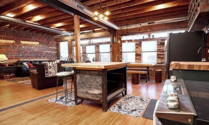 Oconto Casa | Unique upstairs loft w/industrial design, 3 bed 2 full baths in downtown Oconto