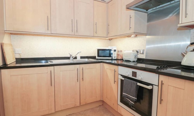 Bristol City Centre Cabaña | 2 OLD CITY CHAMBERS, pet friendly in Bristol