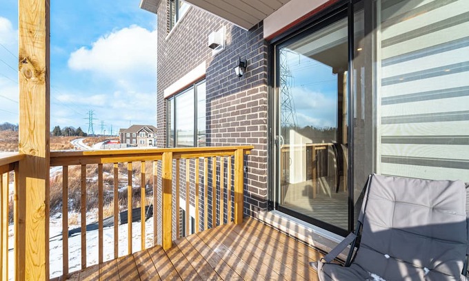 Vaughan Casa | Charming 5BR Escape: Unwind in Cozy Vaughan House