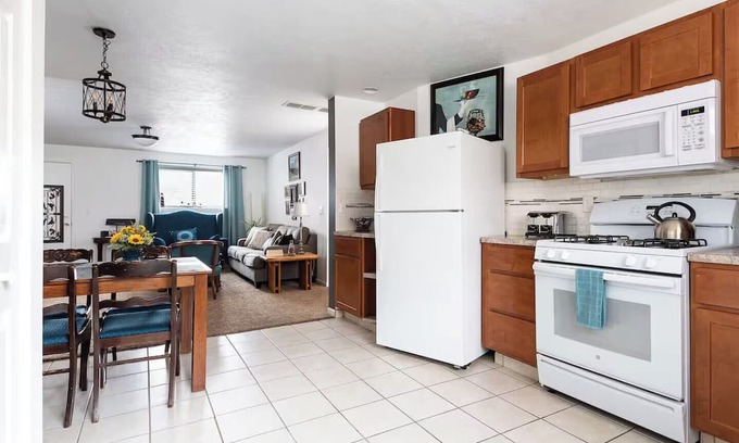 Wyoming Apartamento | Charming 2-bedroom apartment with AC/Heating, WiFi in delightful Wyoming