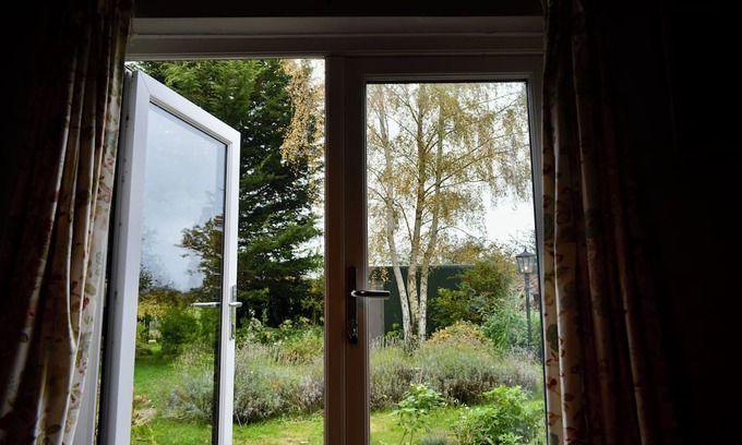 Woodhall Spa Casa | The Nook, a luxurious barn, only 10 minutes walk into the village,pet friendly